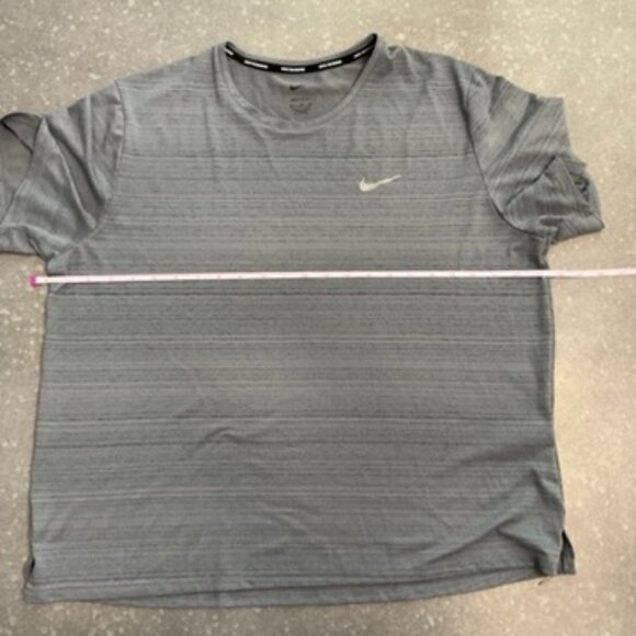 Nike Running Gray Dri-Fit Short Sleeve Performance Tee – Size XL - Picture 10 of 11
